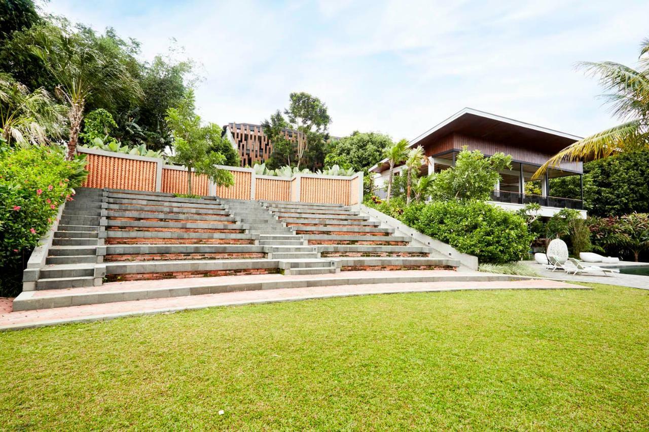 Amanuba Hotel& Resort Rancamaya Bogor Exterior foto