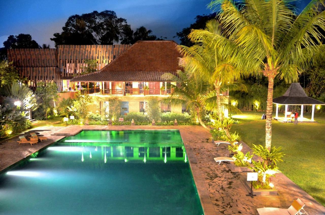 Amanuba Hotel& Resort Rancamaya Bogor Exterior foto